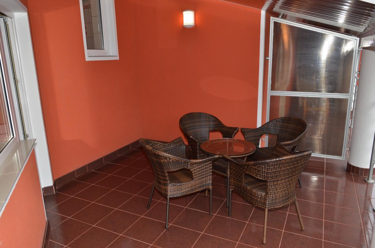 Hotel Serpanok Tyachiv Bagian luar foto
