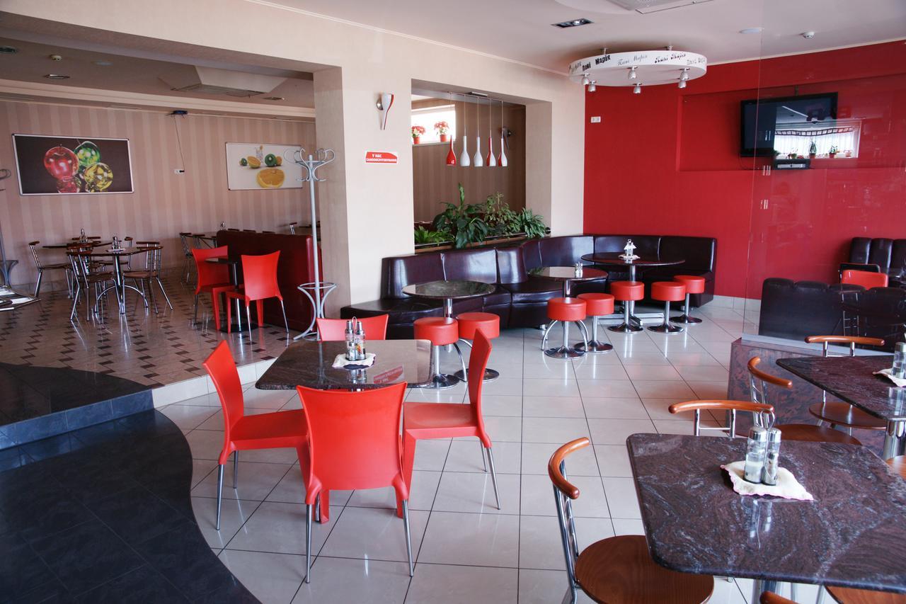 Hotel Serpanok Tyachiv Bagian luar foto